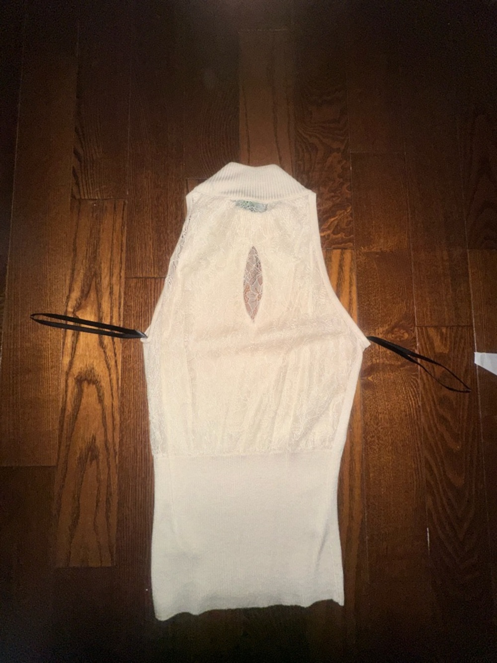 bebe Cream Sleeveless Keyhole Ribbed Tank - Picture 4 of 5